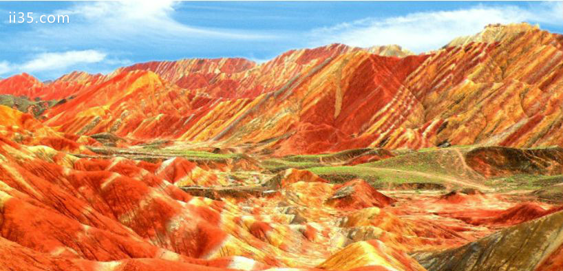 张掖丹霞地貌位于中国东南部,色彩鲜艳,形成于几百万年前,受构造