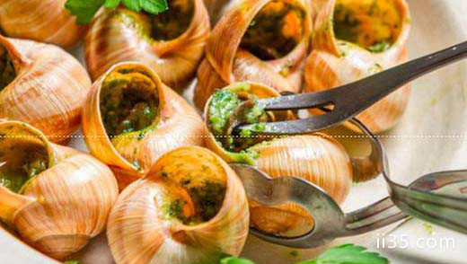 法国烤蜗牛绝对是去法国必吃的食物.